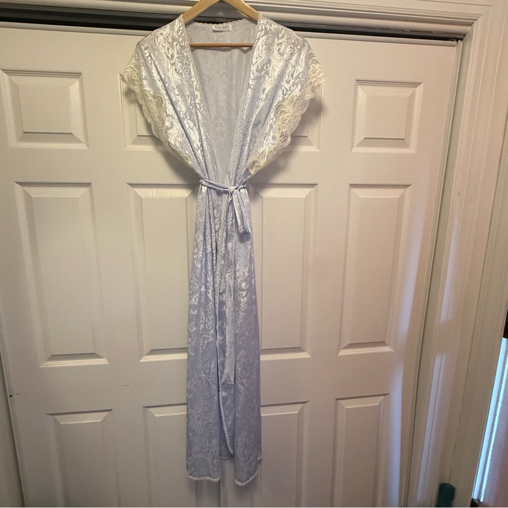 Luxurious Vintage Ivory Lace Robe Made in USA